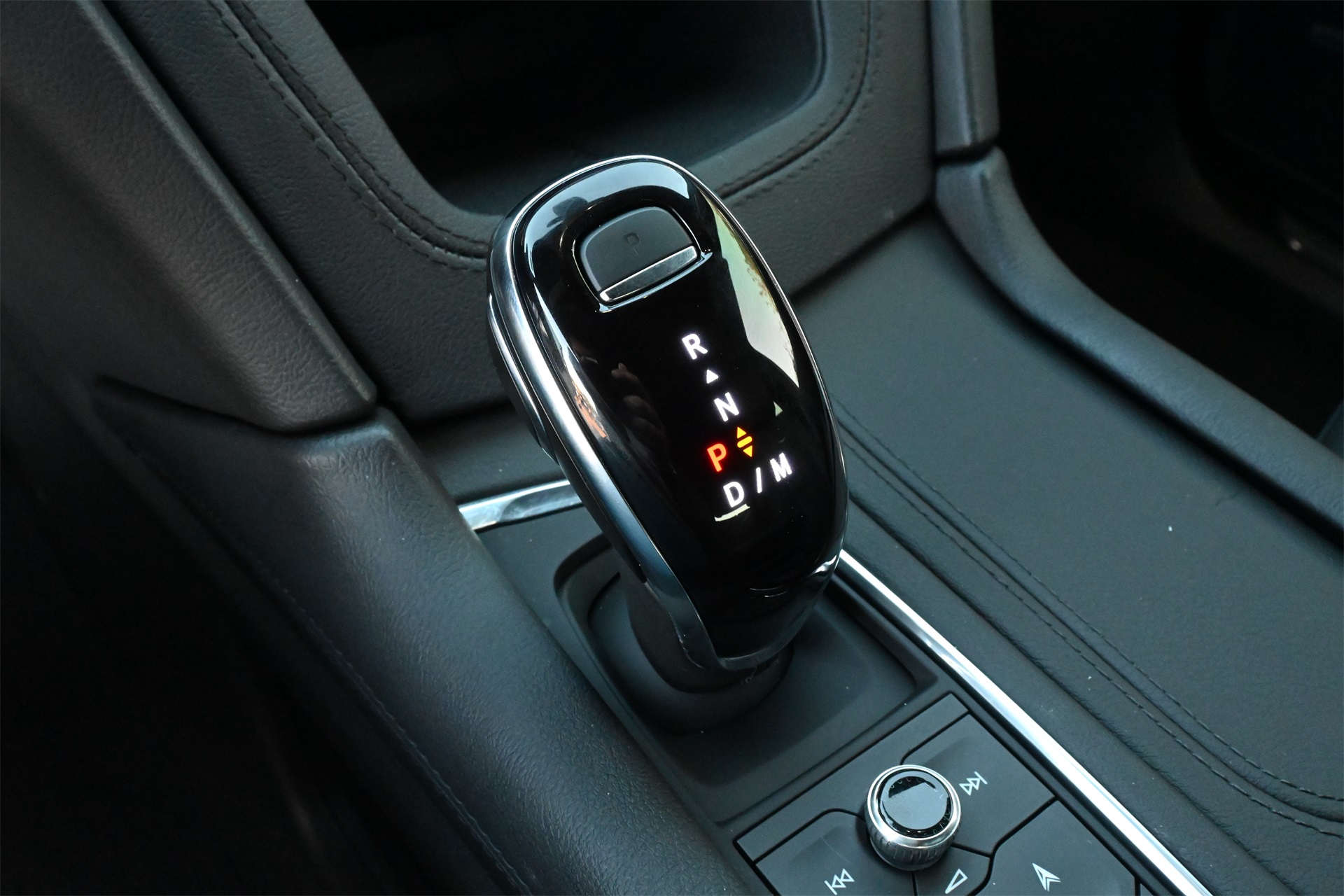 2025 Cadillac XT5 Premium Luxury White at Bayway Cadillac of The Woodlands