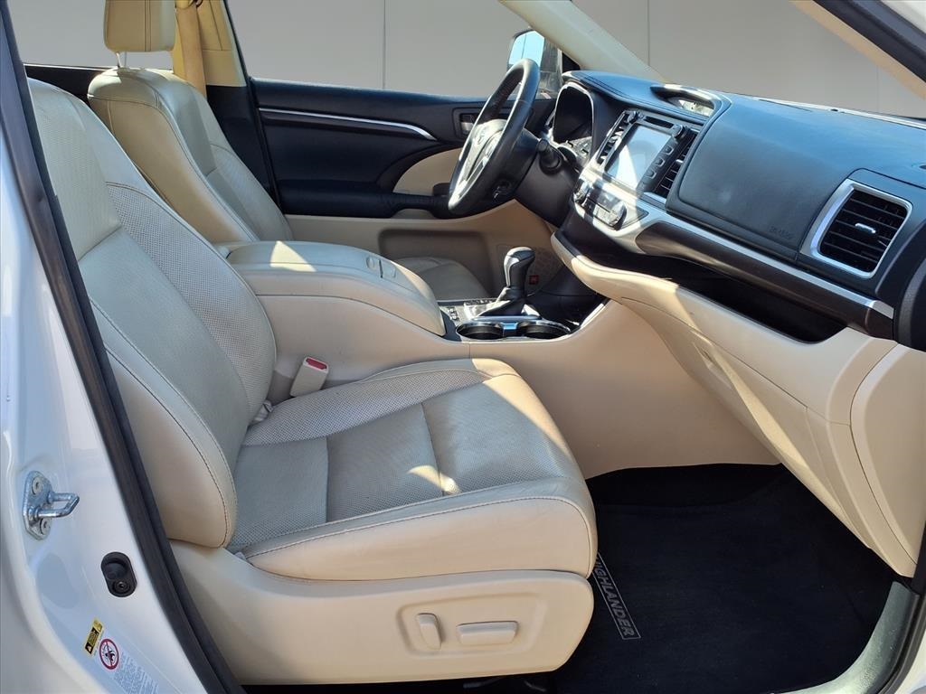 2015 Toyota Highlander Limited  at Community Toyota