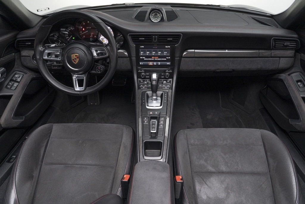 2017 Porsche 911 - Thumbnail 2