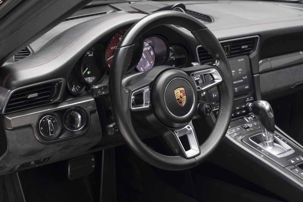 2017 Porsche 911 - Thumbnail 6