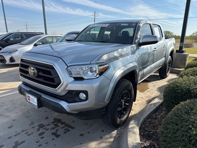 2022 Toyota Tacoma TRD Off-Road photo 2
