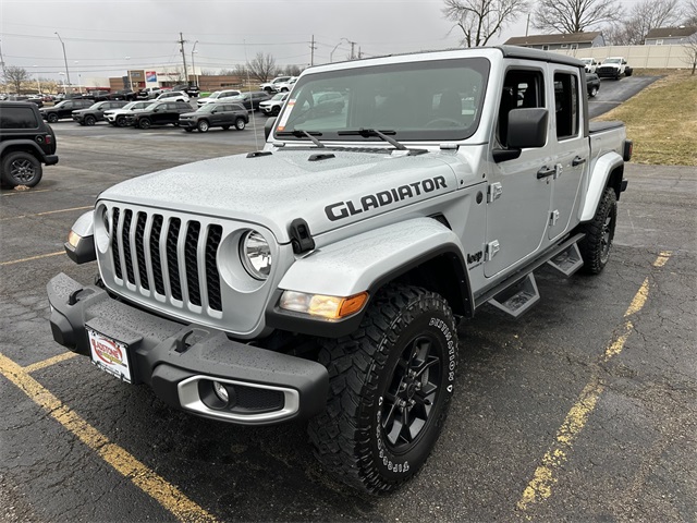 Used 2023 Jeep Gladiator Sport with VIN 1C6HJTAG7PL588914 for sale in Kansas City