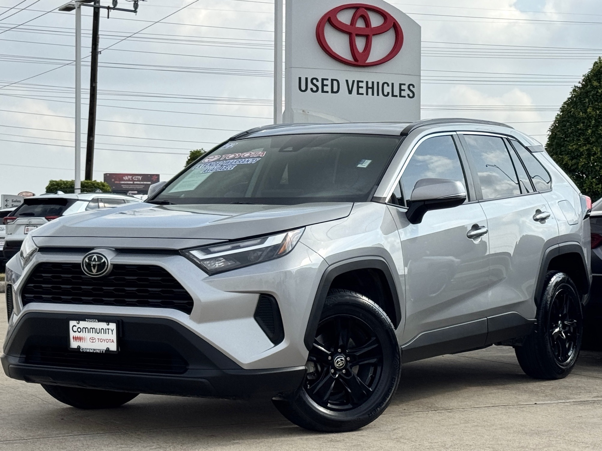 2022 Toyota RAV4 XLE - 0