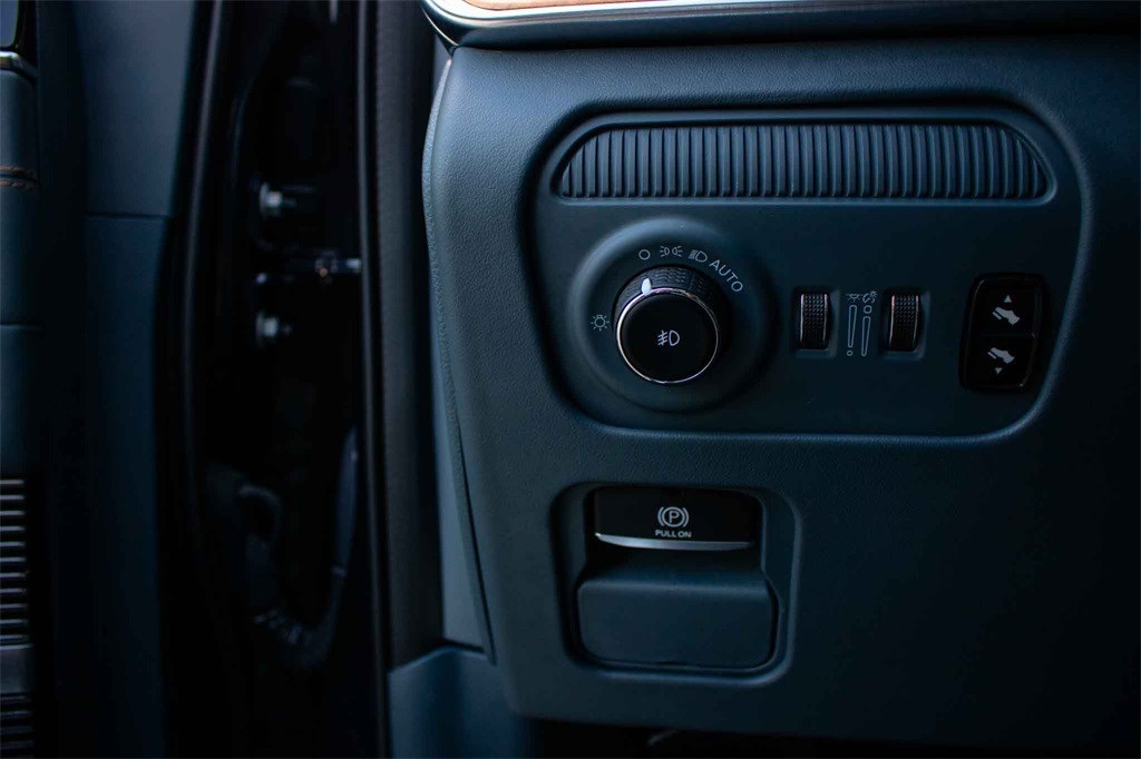 Used Car 2022 Jeep Grand Wagoneer  Series Ii For Sale Under $70,000 In San Marcos, Texas