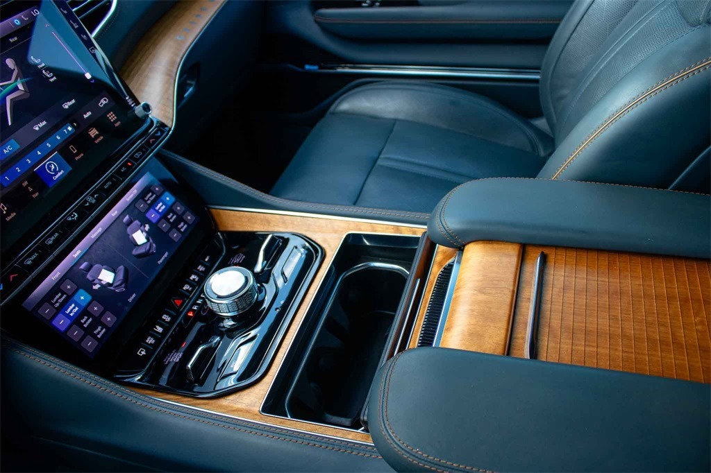 Used Car 2022 Jeep Grand Wagoneer  Series Ii For Sale Under $70,000 In San Marcos, Texas