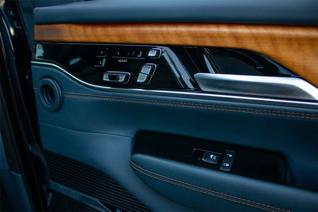 Used Car 2022 Jeep Grand Wagoneer  Series Ii For Sale Under $70,000 In San Marcos, Texas