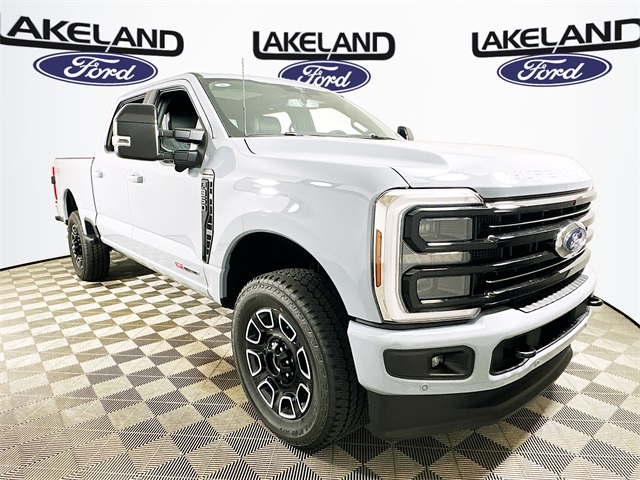 2026 Ford F-350 Super Duty Platinum Crew Cab 4WD