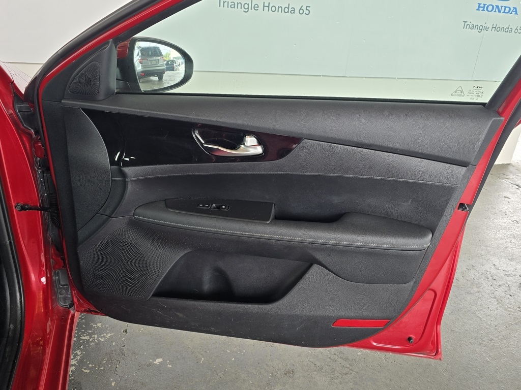 Thumbnail: 2024 Kia Forte - 15