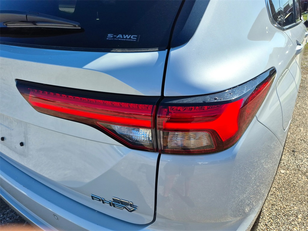 2024 Mitsubishi Outlander PHEV SEL White at North Houston Mitsubishi