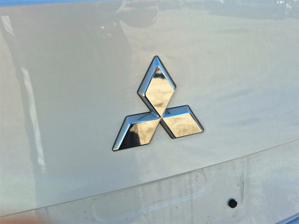 2024 Mitsubishi Outlander PHEV SEL White at North Houston Mitsubishi