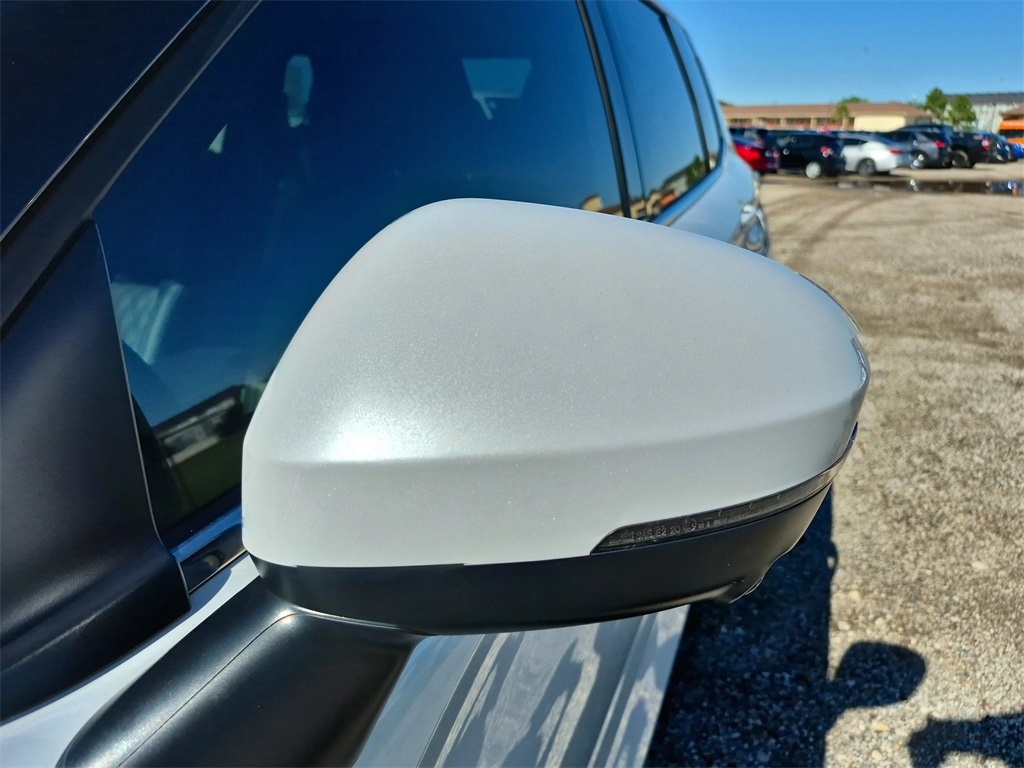 2024 Mitsubishi Outlander PHEV SEL White at North Houston Mitsubishi