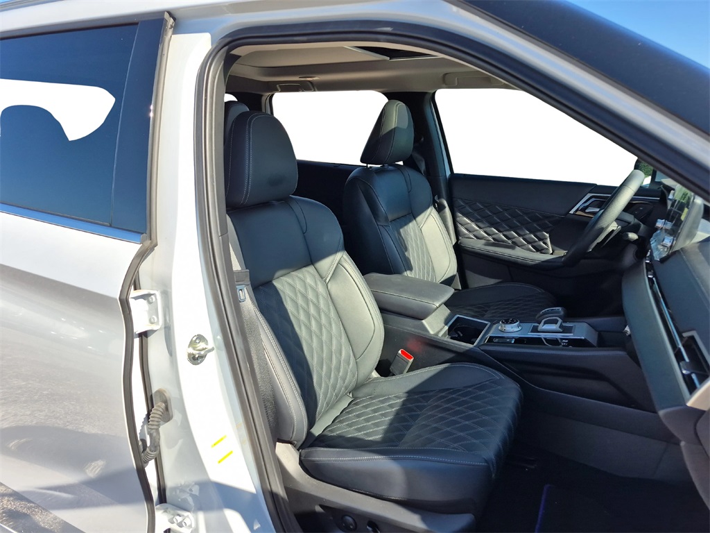 2024 Mitsubishi Outlander PHEV SEL White at North Houston Mitsubishi