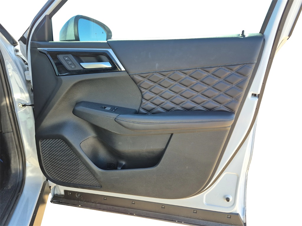 2024 Mitsubishi Outlander PHEV SEL White at North Houston Mitsubishi