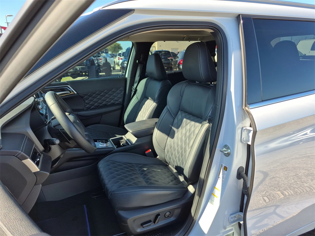 2024 Mitsubishi Outlander PHEV SEL White at North Houston Mitsubishi