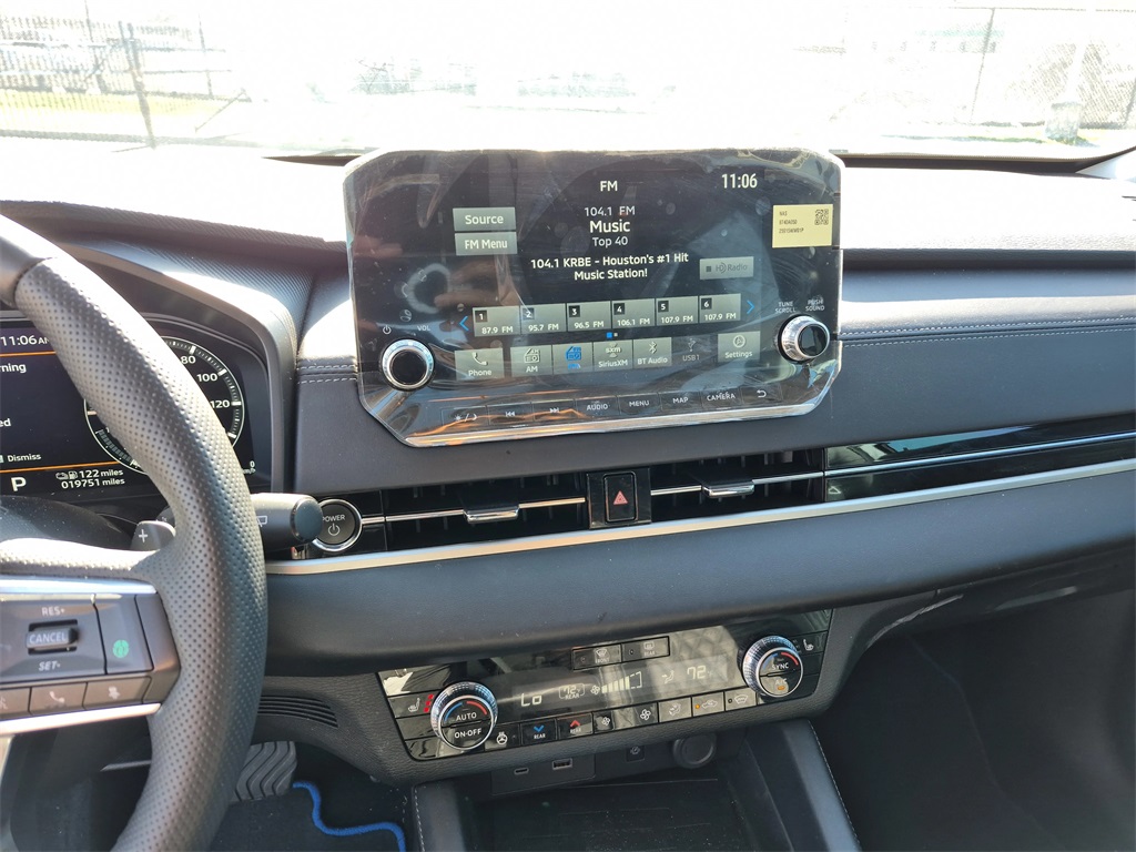 2024 Mitsubishi Outlander PHEV SEL White at North Houston Mitsubishi