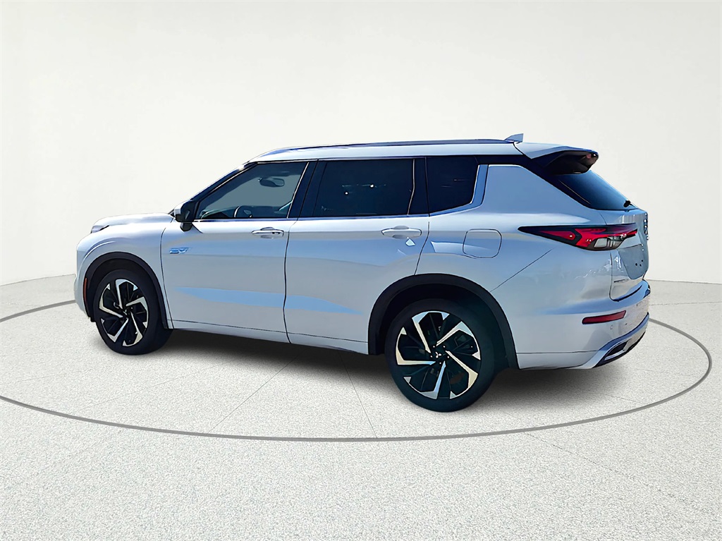 2024 Mitsubishi Outlander PHEV SEL White at North Houston Mitsubishi