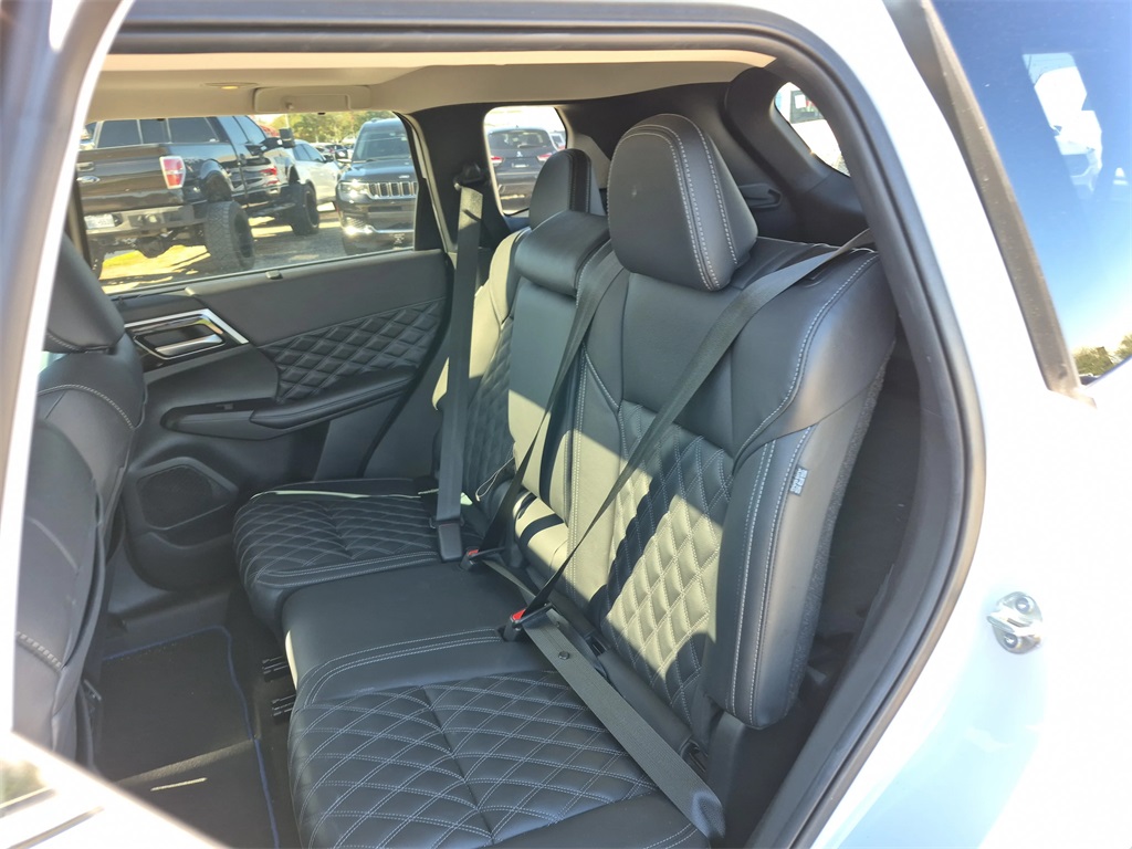 2024 Mitsubishi Outlander PHEV SEL White at North Houston Mitsubishi