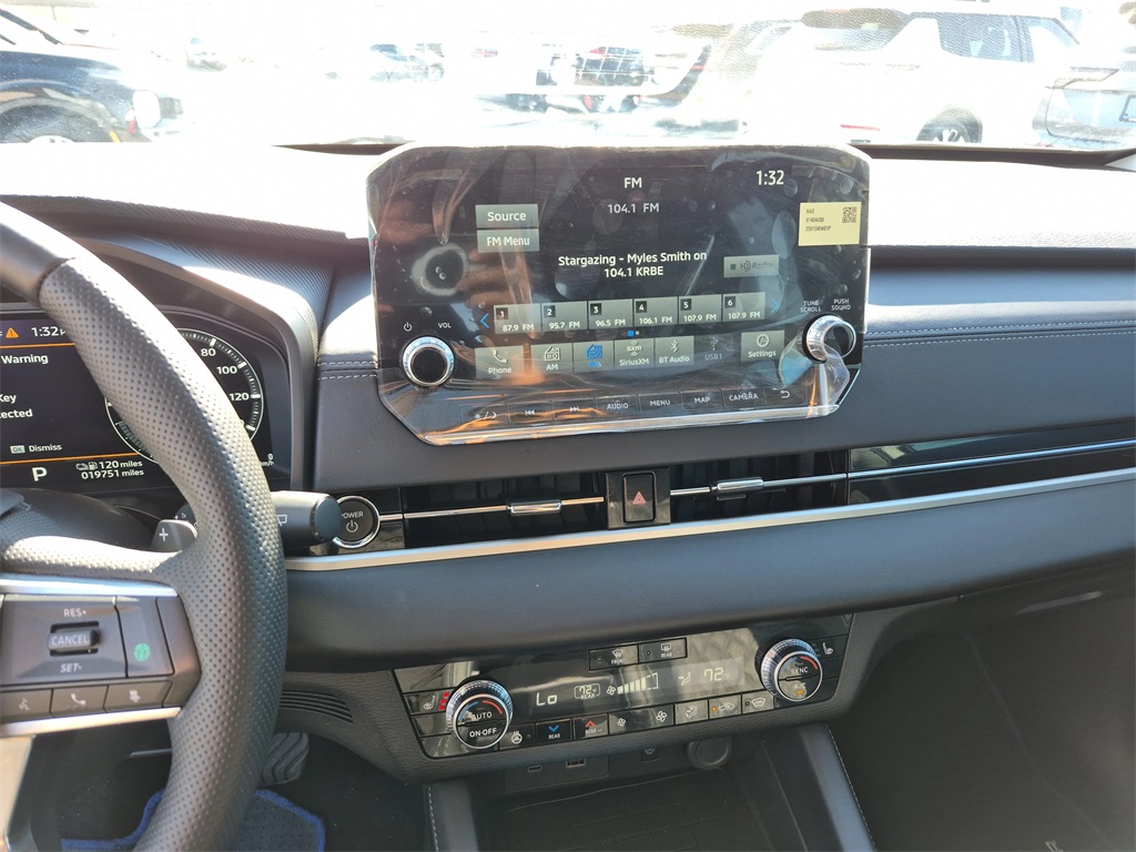 2024 Mitsubishi Outlander PHEV SEL White at North Houston Mitsubishi