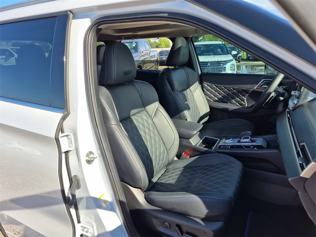 2024 Mitsubishi Outlander PHEV SEL White at North Houston Mitsubishi