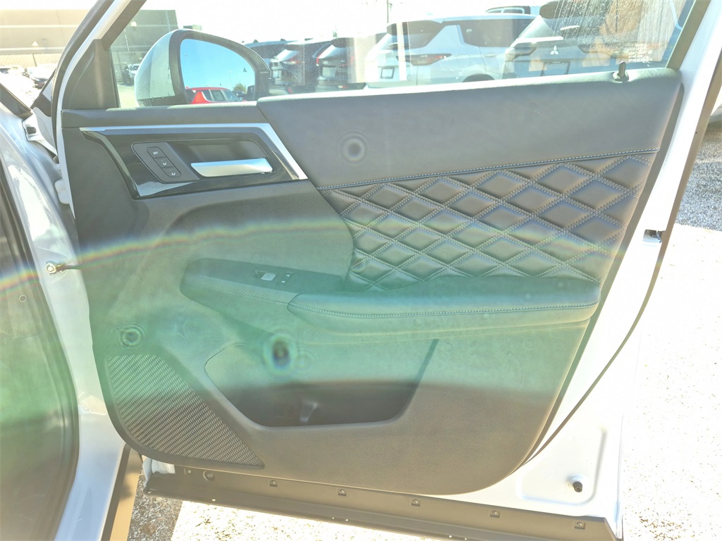 2024 Mitsubishi Outlander PHEV SEL White at North Houston Mitsubishi