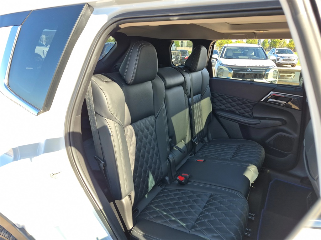 2024 Mitsubishi Outlander PHEV SEL White at North Houston Mitsubishi