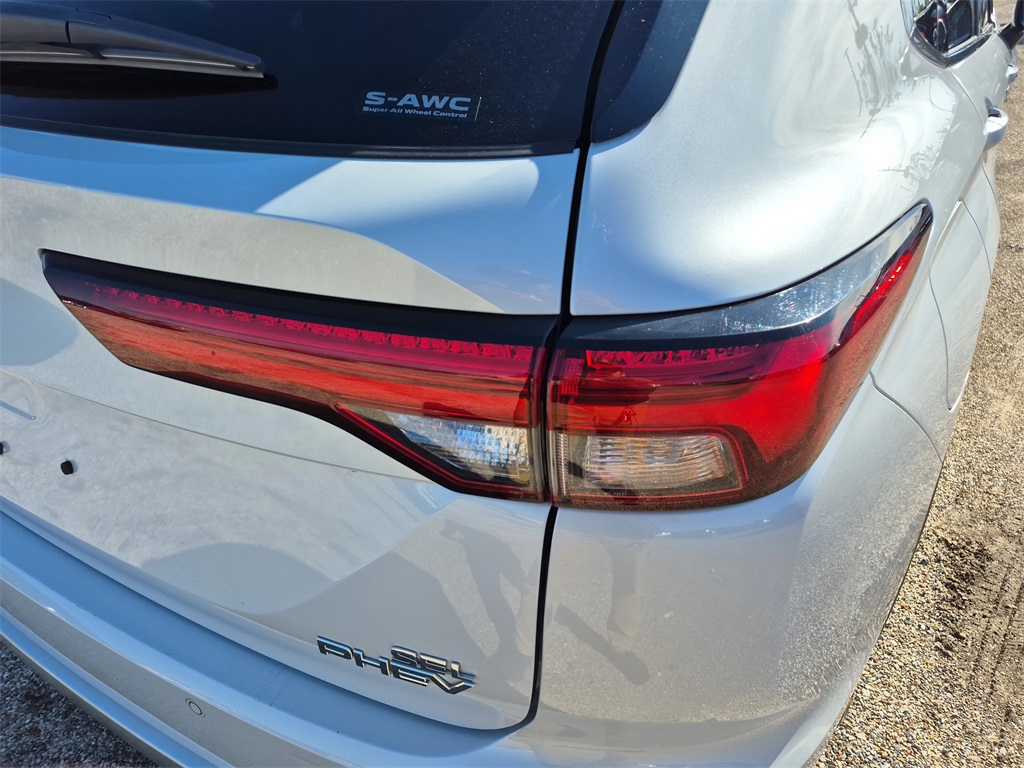 2024 Mitsubishi Outlander PHEV SEL White at North Houston Mitsubishi