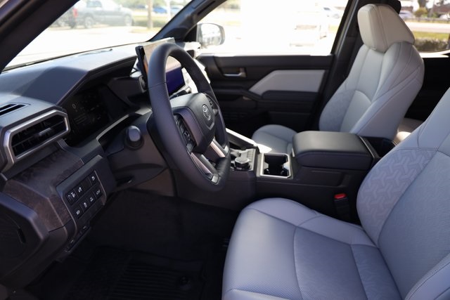 2025 Toyota Tacoma Hybrid Limited - 9