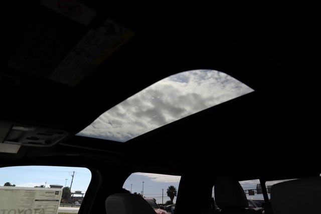 2025 Toyota Tacoma Hybrid Limited - 10