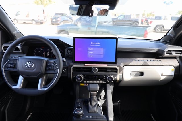 2025 Toyota Tacoma Hybrid Limited - 11