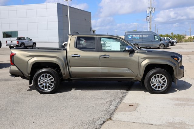 2025 Toyota Tacoma Hybrid Limited - 3