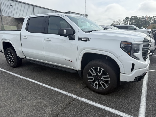 2025 GMC Sierra 1500 AT4 Crew Cab 4WD