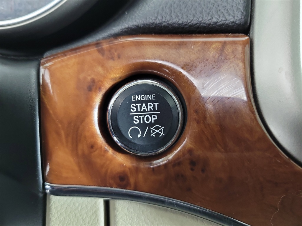 2013 Jeep Grand Cherokee Limited Gray at DeMontrond Gulf Freeway