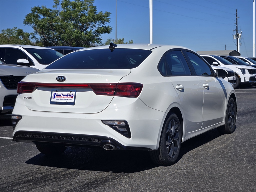 2021 Kia Forte LXS White at Durrett Motor Company