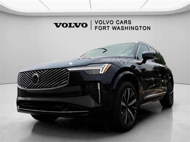 2025 Volvo XC90 Core's photo