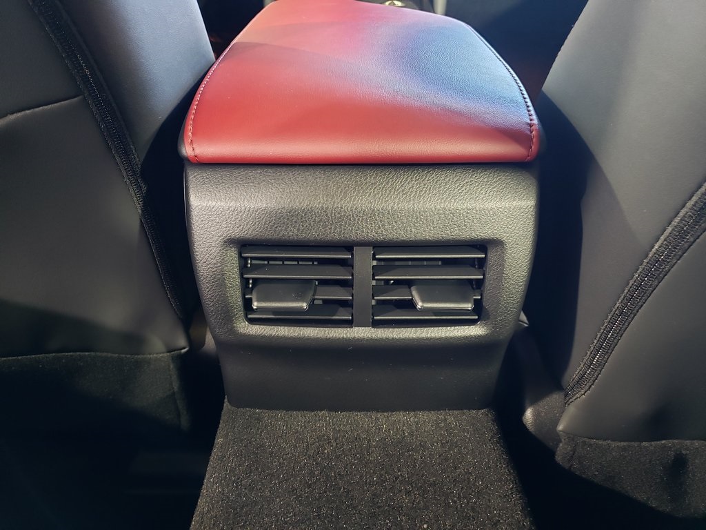 Thumbnail: 2025 Lexus IS - 29