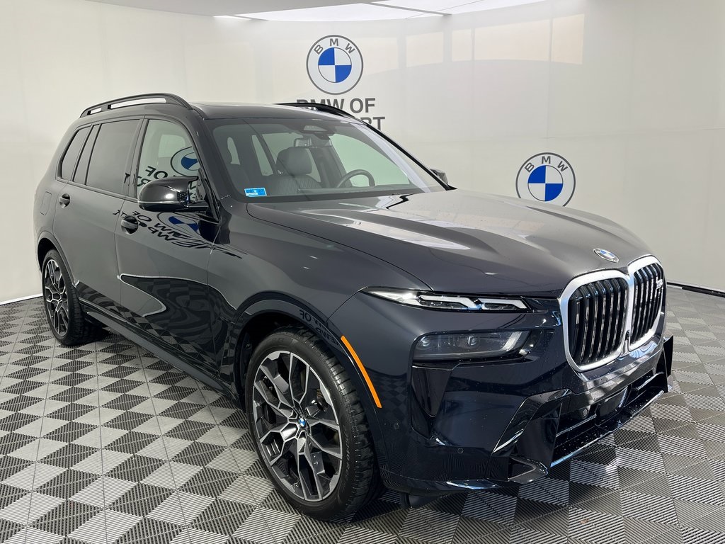 2025 BMW X7 M60i AWD
