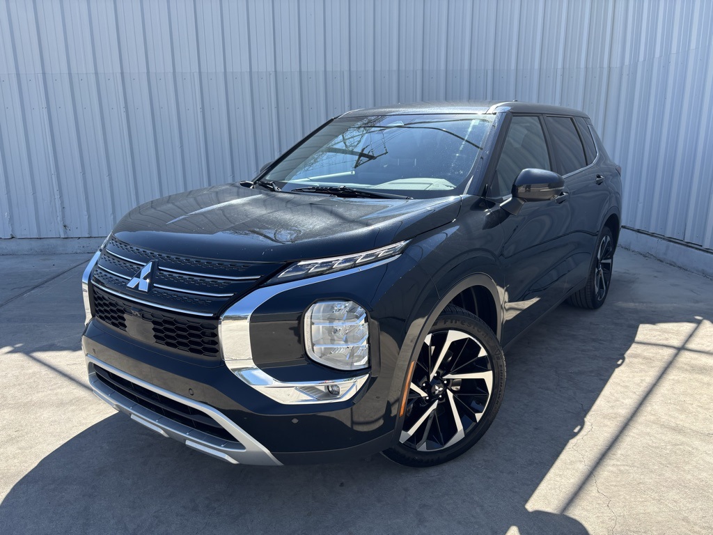 Used Car 2024 Mitsubishi Outlander  For Sale Under $30,000 In Austin, Texas