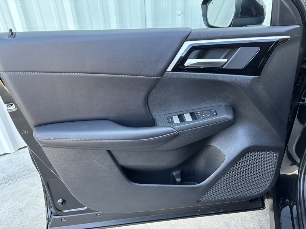 Used Car 2024 Mitsubishi Outlander  For Sale Under $30,000 In Austin, Texas