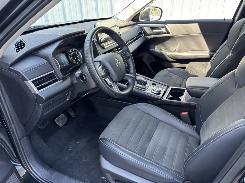 Used Car 2024 Mitsubishi Outlander  For Sale Under $30,000 In Austin, Texas
