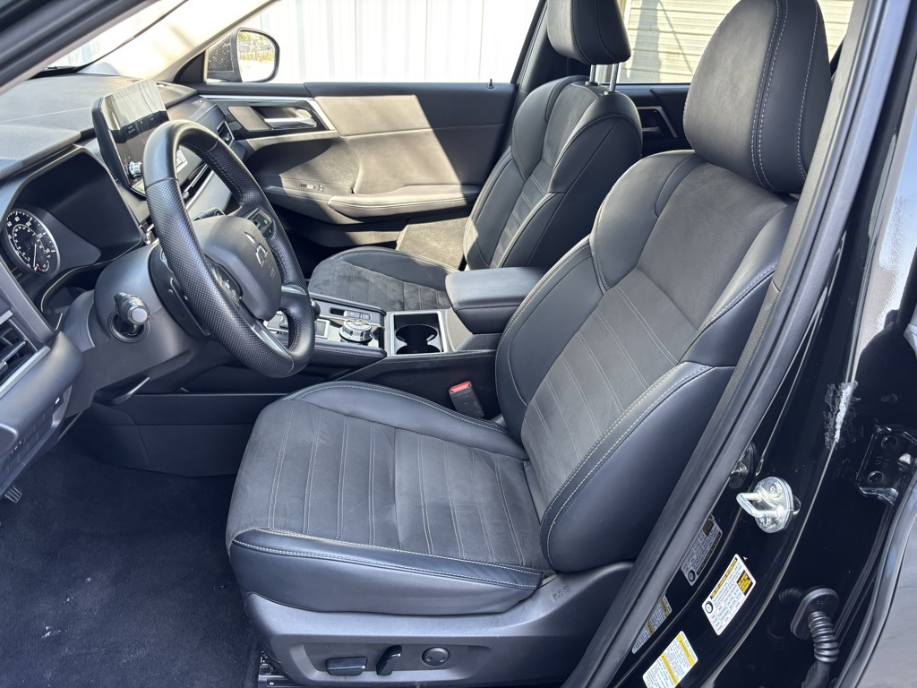 Used Car 2024 Mitsubishi Outlander  For Sale Under $30,000 In Austin, Texas