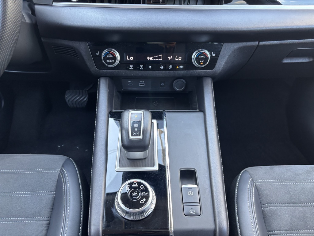 Used Car 2024 Mitsubishi Outlander  For Sale Under $30,000 In Austin, Texas