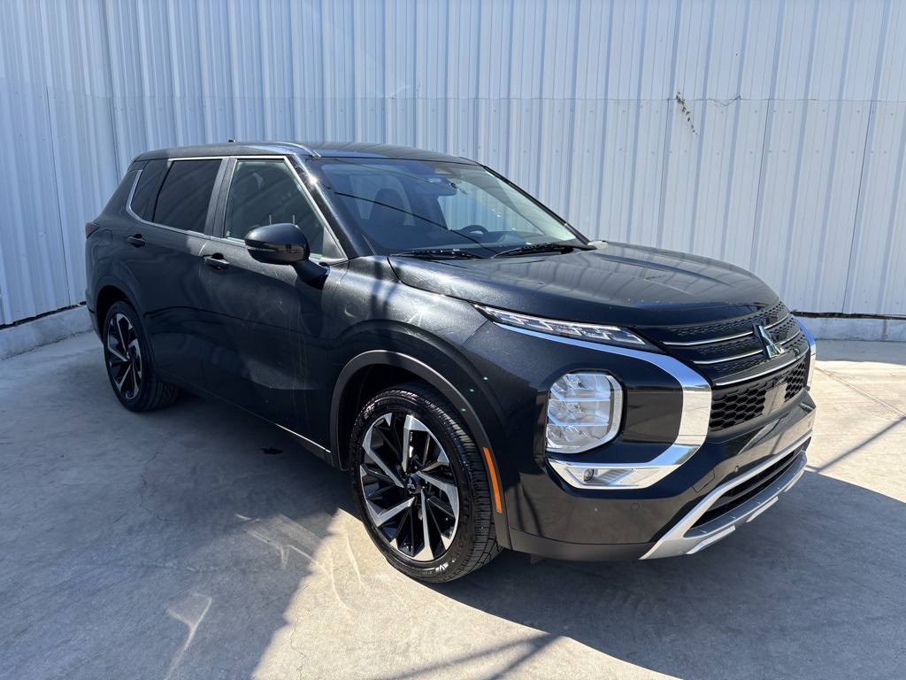 Used Car 2024 Mitsubishi Outlander  For Sale Under $30,000 In Austin, Texas