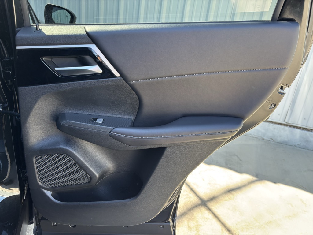 Used Car 2024 Mitsubishi Outlander  For Sale Under $30,000 In Austin, Texas