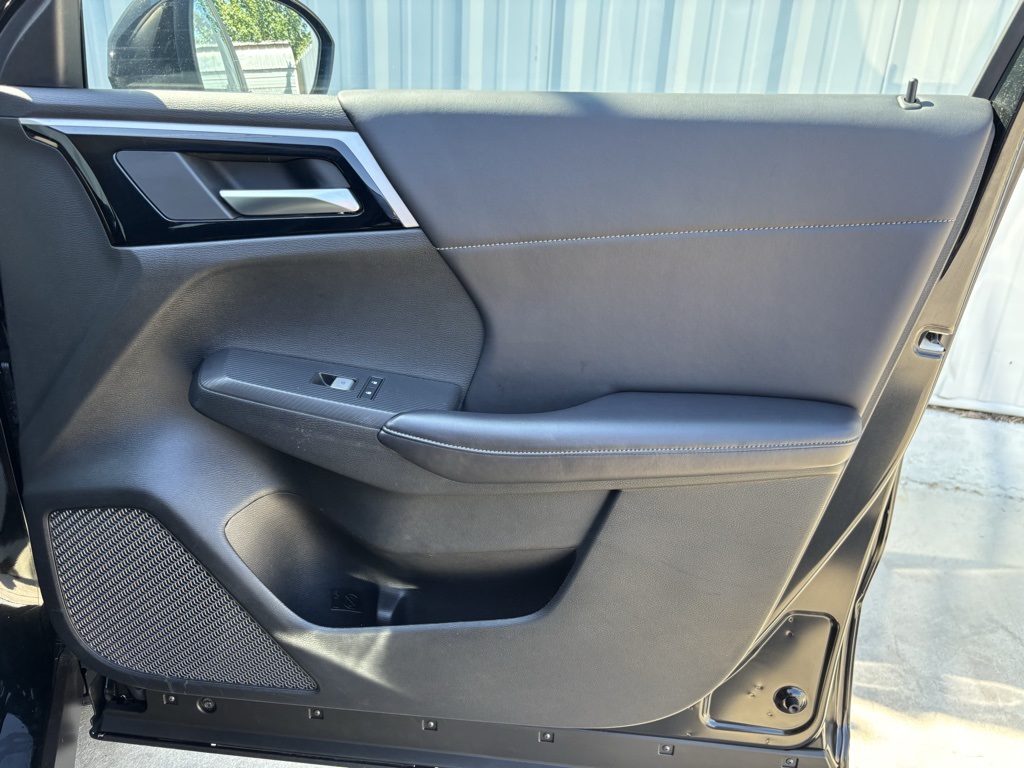 Used Car 2024 Mitsubishi Outlander  For Sale Under $30,000 In Austin, Texas