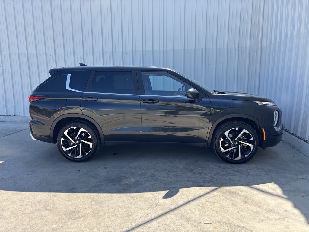 Used Car 2024 Mitsubishi Outlander  For Sale Under $30,000 In Austin, Texas