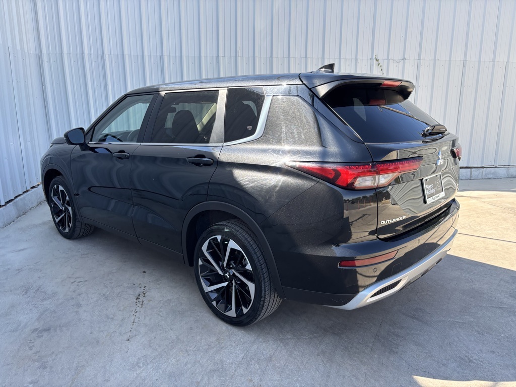 Used Car 2024 Mitsubishi Outlander  For Sale Under $30,000 In Austin, Texas