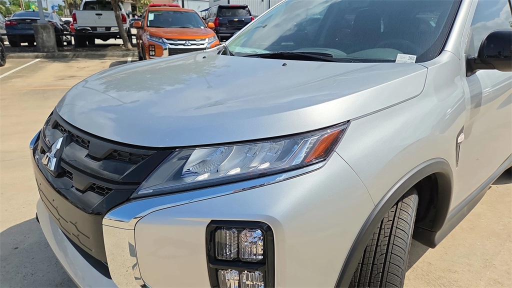 2025 Mitsubishi Outlander Sport 2.0 LE - 9