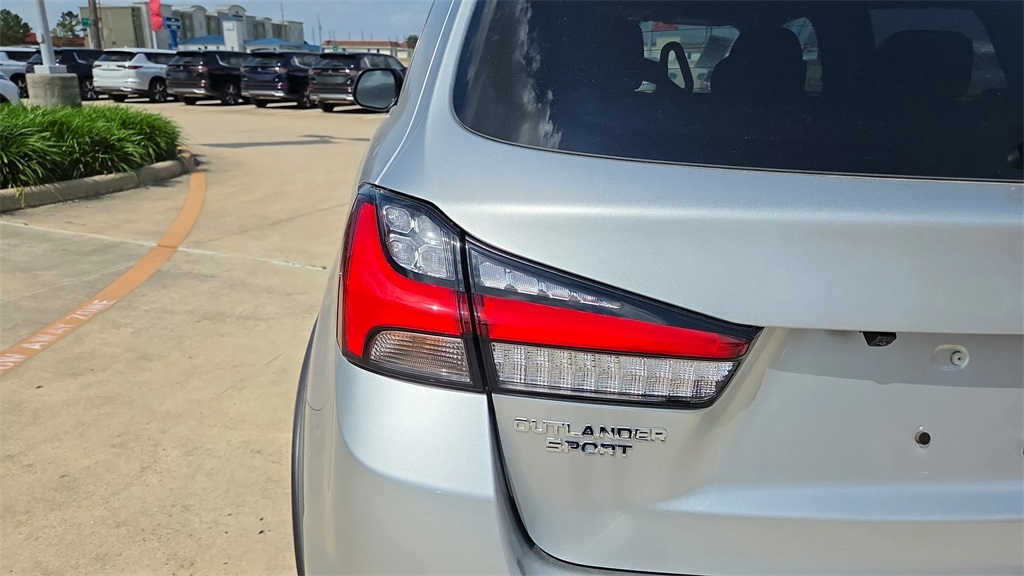 2025 Mitsubishi Outlander Sport 2.0 LE - 10