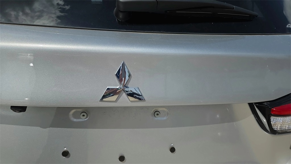 2025 Mitsubishi Outlander Sport 2.0 LE - 11