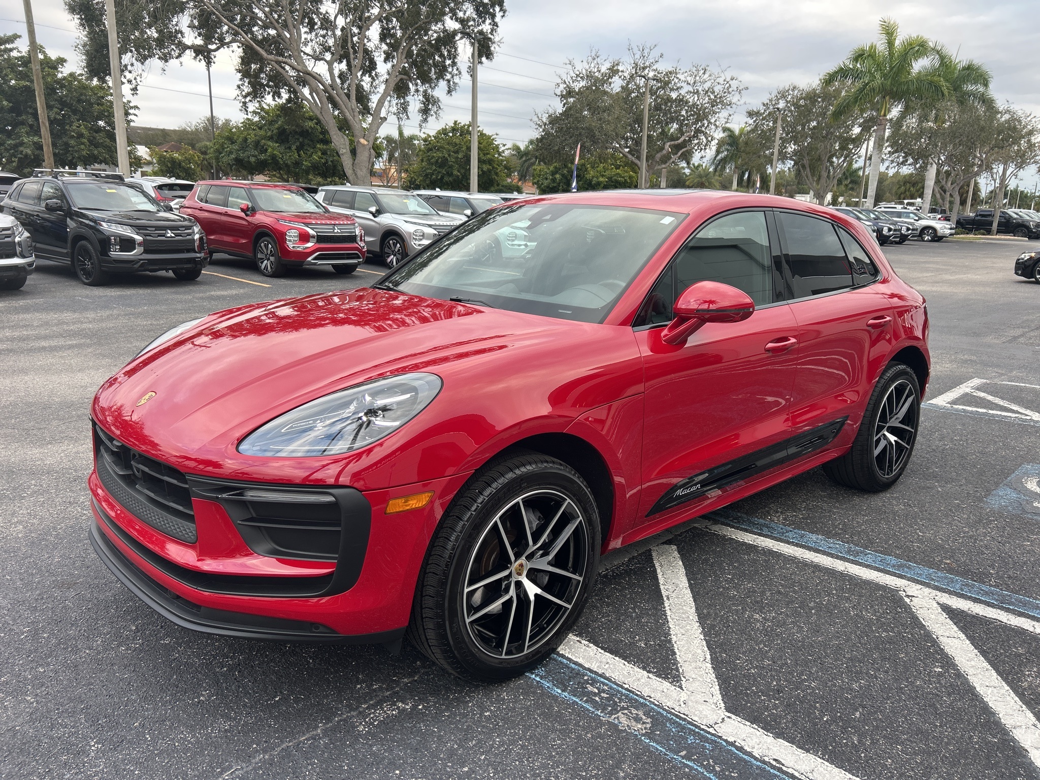 2024 Porsche Macan Base